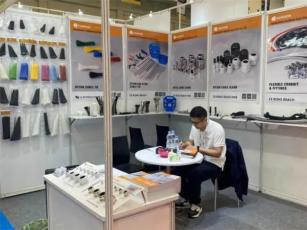 Attend exhibitions Attend exhibitions