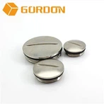 المقابس اللولبية المعدنية